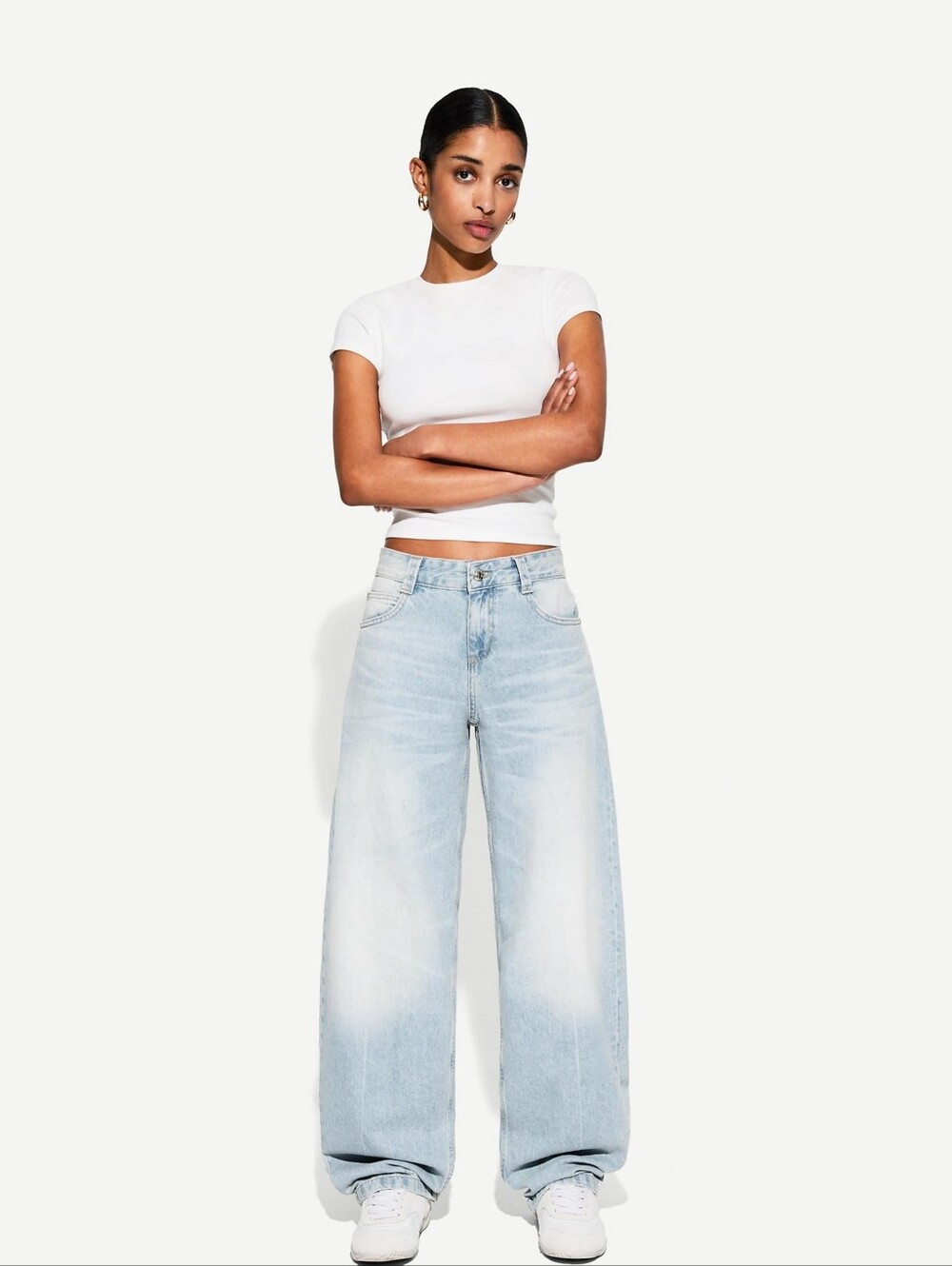 Bershka Baggy Balloon Fit Barrel Jeans Light Wash